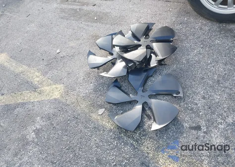 2026 Tesla Model Y Long Range Dual Motor All-Wheel Drive/Long Range Launch Series из США, поврежденный, VIN 7SAYGDEE1TF368741